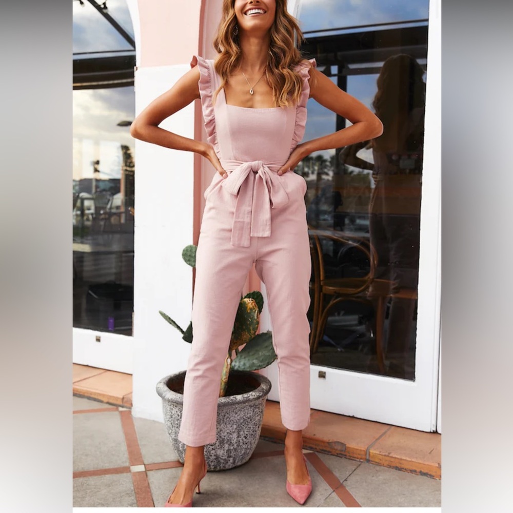 NWT Hello Molly cropped pant romper size Mediu